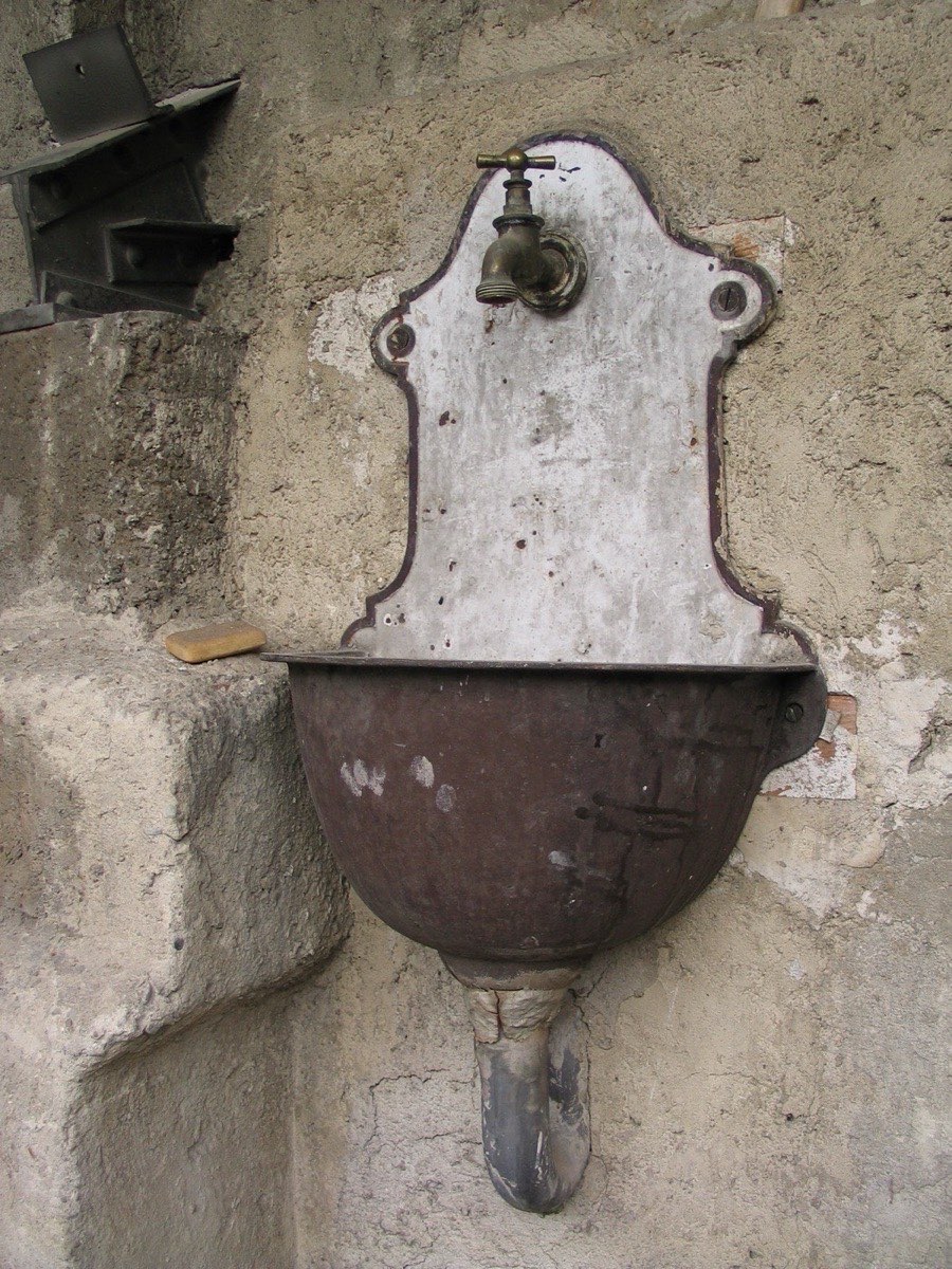 Мытьё рук с мылом